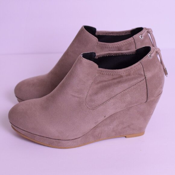 CL by Chinese Laundry Women's Faux Suede Viva Wedge Ankle Booties - Size 9.5M - Picture 4 of 7
